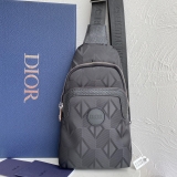 【話題商品！】ディオール(Dior)メンズショルダーバッグ