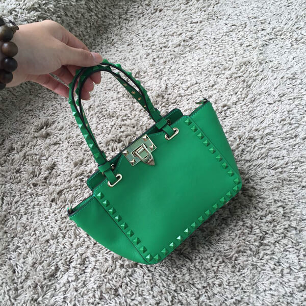 18SS V034 ヴァレンティノ ヴァレンティノスーパーコピー "Rockstud" medium trapaze tote