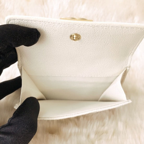 シャネルスーパーコピー 秋冬で大人気 BOYマトラッセ三つ折りミニ☆キャビアホワイト chanel215