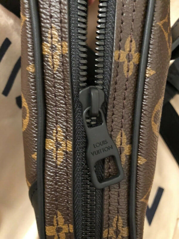 ルイヴィトン ユーティリティハーネスバッグ M44470