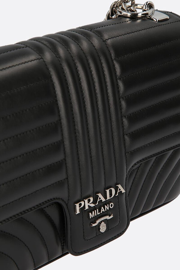 PRADAプラダ ラージ プラダ ダイアグラム レザーバッグ 1BD135