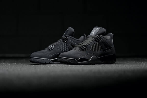 人気☆即完売！ナイキ ジョーダン4 ブラックキャット 偽物 AIR JORDAN RETRO 4 CU1110 010