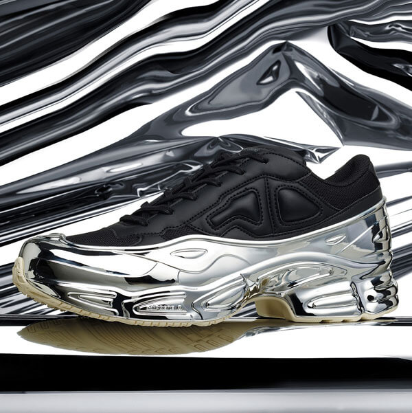 アディダス ラフシモンズ 偽物 OZWEEGO Mirrored - Black 完売必至