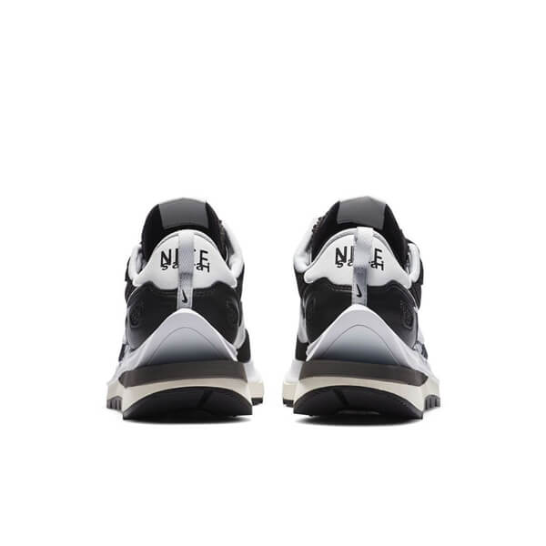 人気商品 ナイキ sacai Vaporwaffle ヴェイパーワッフル 偽物 サカイ RF スーパーコピー