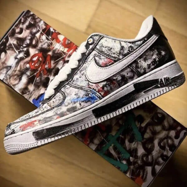 大人気!エアフォースワン 偽物◆ナイキ×ピースマイナスワン ロウパラノイズスニーカー AIR FORCE 1 LOW PARA NOISE AQ3692-001