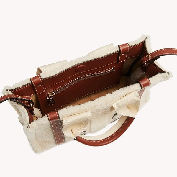 クロエ WOODY 偽物 トートバッグ  シリング ストラップ付small tote CHC21WS397F586J1