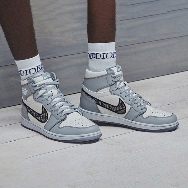 人気話題コラボ★ディオール ジョーダン コピー ディオール x ナイキx Jordan 1 Retro High OG スニーカー 偽物 激レアコラボ☆CN8607002