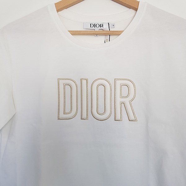 口コミで高評価！【ディオール】大人もOK★ ディオールロゴプリント コットンTシャツ 偽物
