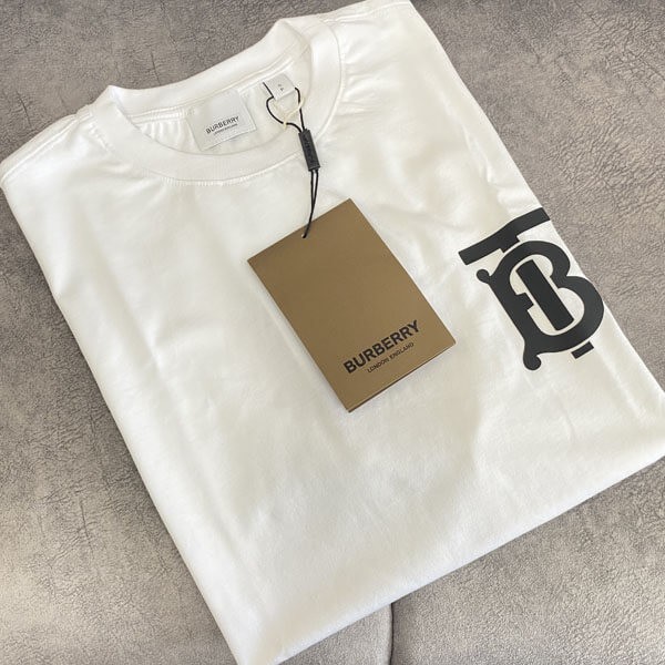 バーバリー Tシャツ コピー BLACKPINK ジス着用♡【Burberry】モノグラムロゴTシャツ