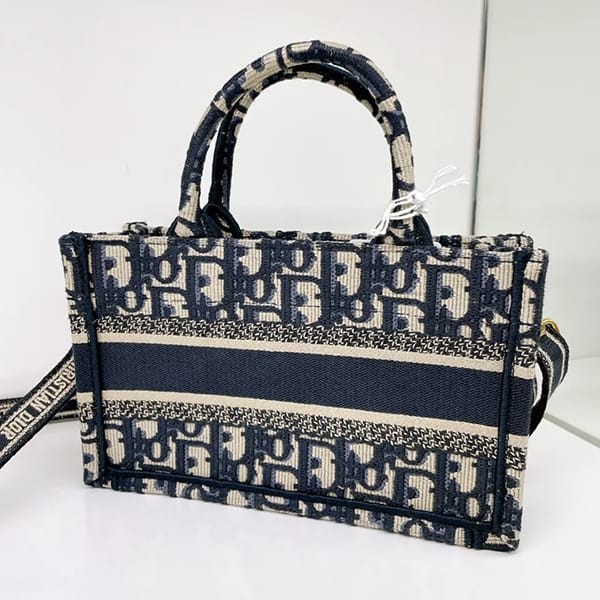 ディオール BOOK TOTE 偽物 ミニ ショルダーバッグ S5573CRIW_M928