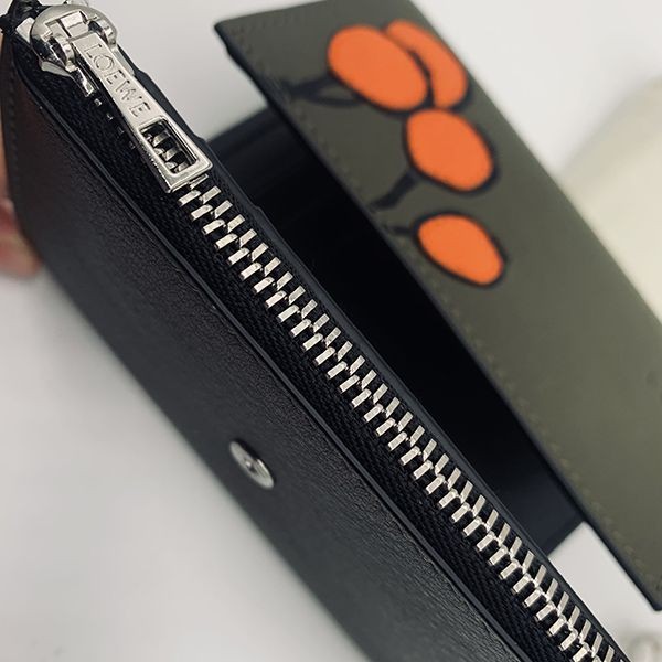 超入手困難ロエベ 3つ 折りミニ 財布 コピーC643S33X02
