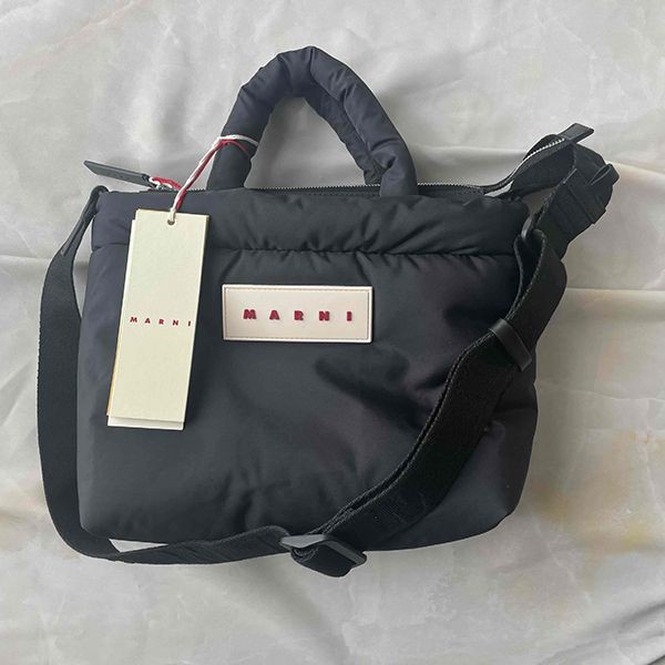 マルニ ブラック PUFF ミニトートバッグ偽物BMMP0131U2P646000N99