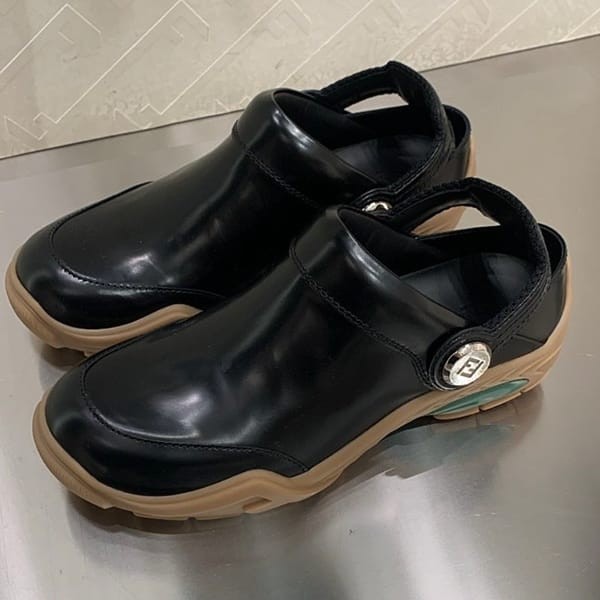 フェンディ ラボ サボ ブラックレザー FFモチーフ コピー 7D1662AQX6F0QA1