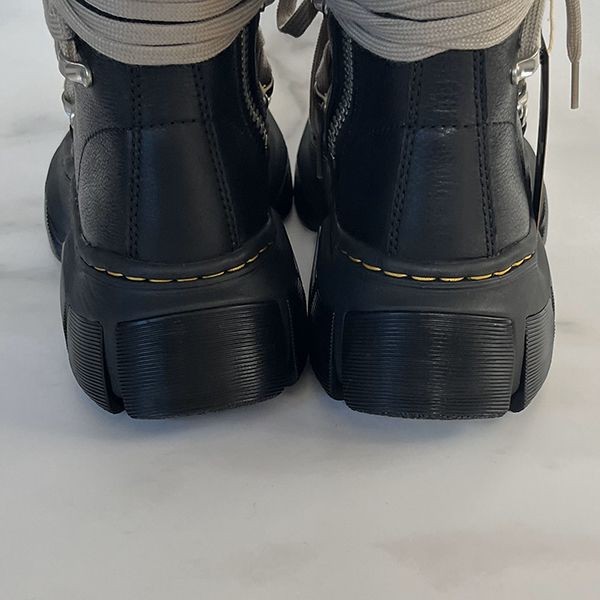 リックオウエンス ドクターマーチン 偽物 DR. MARTENS X リック オウエンス 1460 DMXL MEGA LEATHER BOOT