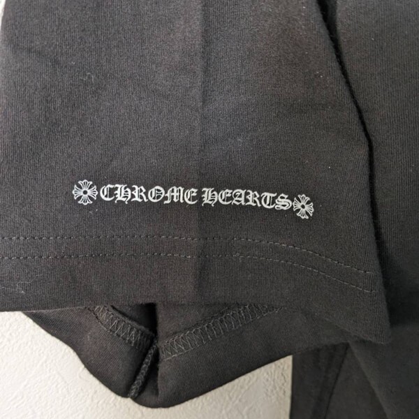クロムハーツ スクロール ロゴ Tシャツ 偽物 半袖 Short Sleeve tee