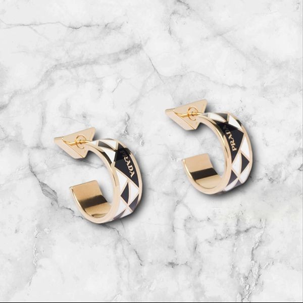 新作登場☆プラダ エナメルメタル ピアス 偽物 Enameled metal earrings 1IO086