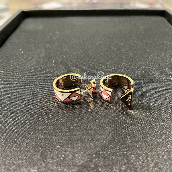 新作登場☆プラダ エナメルメタル ピアス 偽物 Enameled metal earrings 1IO086