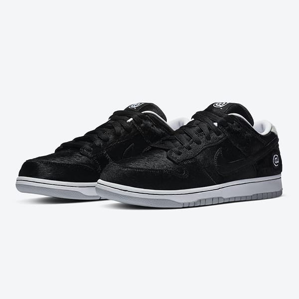 メディコムトイ×ナイキ MEDICOM TOY× SBDUNK LOW ベアブリック 偽物 スニーカー CZ5127-001