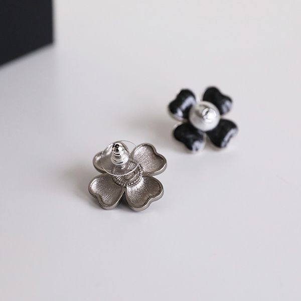 シャネル cc フラワーピアス 激安 ab6838 b06621
