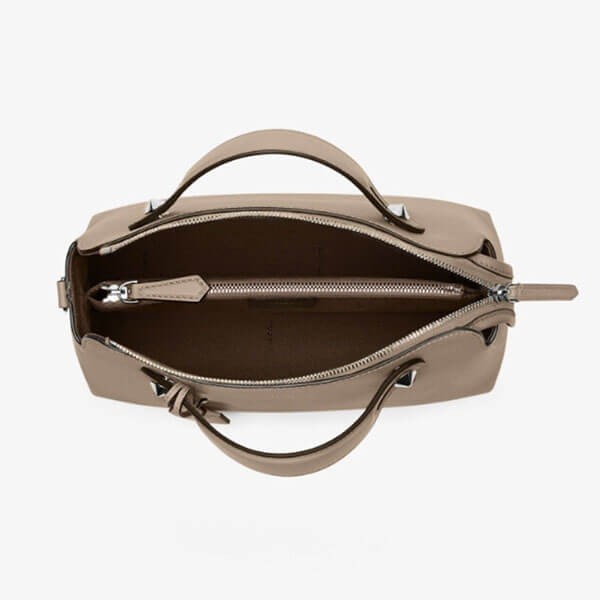 フェンディ バイ ザ ウェイ ミディアム☆FENDI☆人気 レザー ボストンバッグ 8BL146