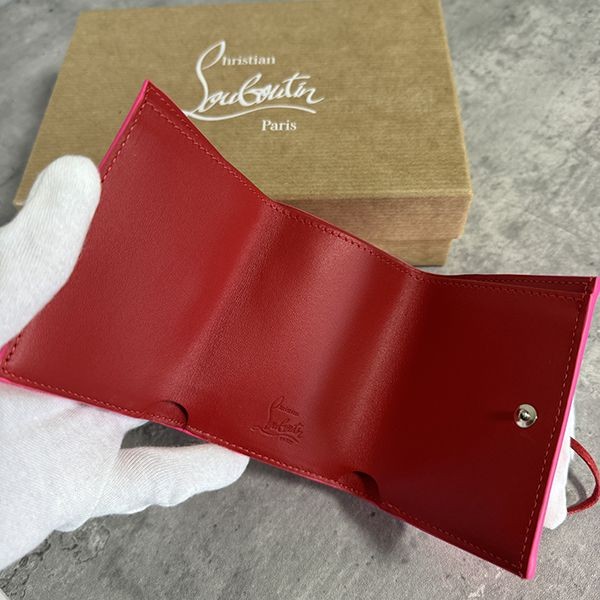注目商品！【ルブタン 】loubi54 コンパクトウォレット 偽物