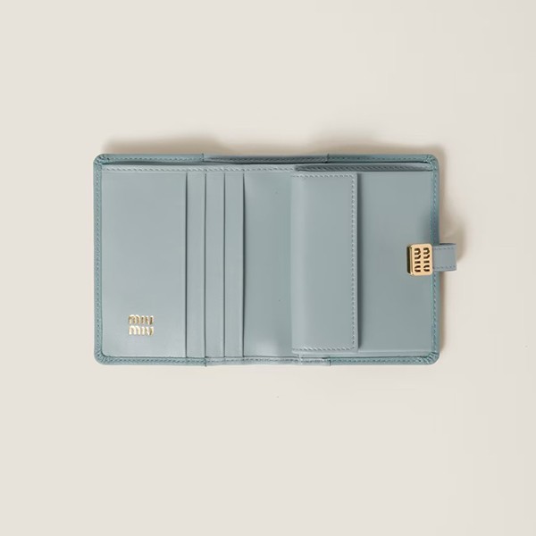ミュウミュウ 偽物 Compact Wallet ロゴベルト 三つ折り財布 4色 miu21154