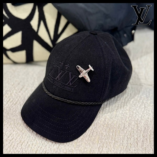 お早めに★【飛行機のブローチがアクセント♪】ルイヴィトン★キャップ 偽物 LV プレーン M5012M