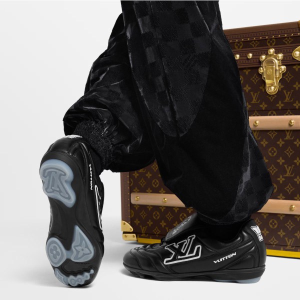 ルイヴィトン☆LV フットプリント サッカー・ライン スニーカー 偽物 1AHDP8