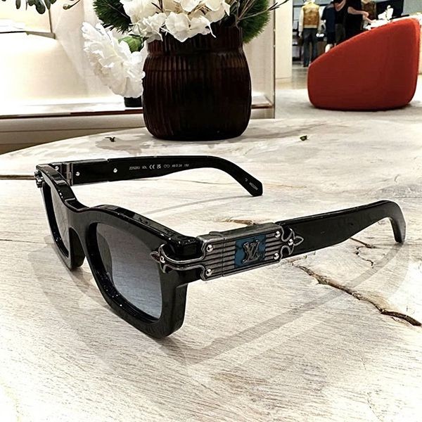ルイヴィトン サングラス N級 Z2529U Z2556U【サイドのLVロゴがカッコいい♪】