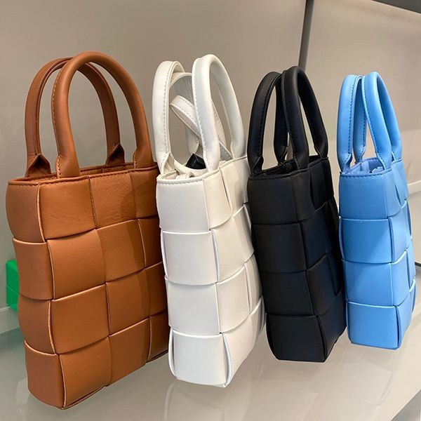 新デザイン★ボッテガヴェネタ カセット コピー miniショルダーバッグ 747755