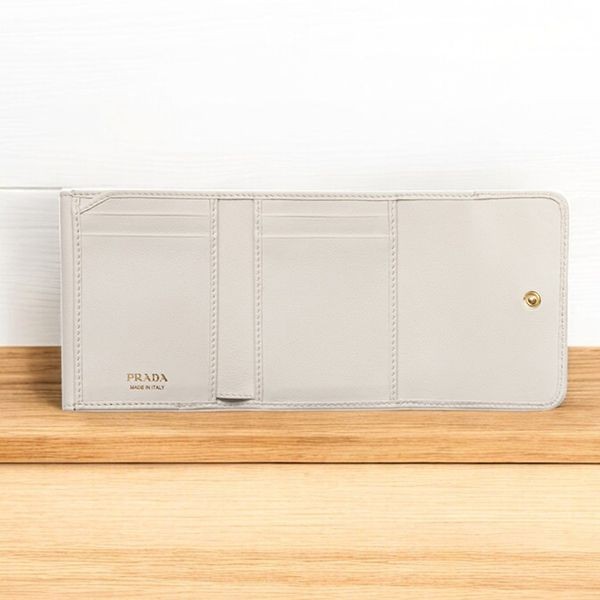 2025SS◆プラダ スタッズ付 レザー 財布 コピー 1MH043_2C3H