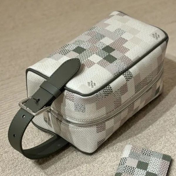 数量限定版！【蛇年らしいカラーがいい♪】ルイヴィトン セカンドバッグ 偽物 N00112