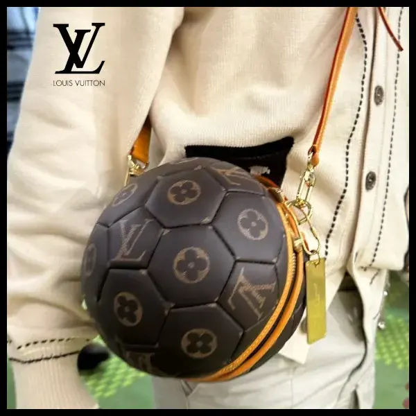 ルイヴィトン サッカーボール 偽物 ショルダーバッグ M13894