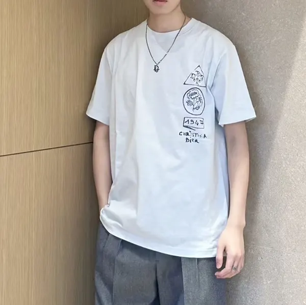 すぐ届☆ディオール Tシャツリラックスフィット 583J696B0817