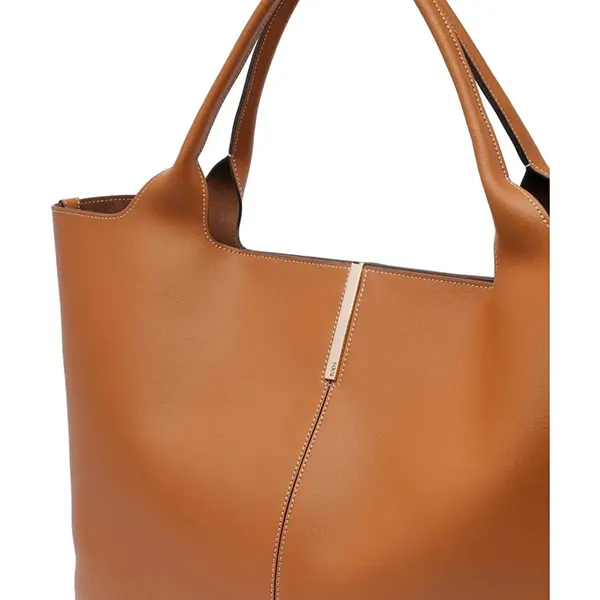 トッズ レザーショッピングバッグ 偽物 ミディアム XBWEBRA0300UBL2L83