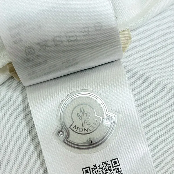 モンクレール グラフィティ ロゴ ロングスリーブ Tシャツ コピー ロンT K1091 8D00005 89AJS