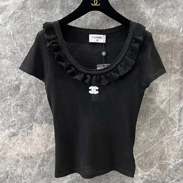 完売必至!【胸元フェミニン♡オシャレに細見え】シャネル コピー タンクトップ トップス 25051410