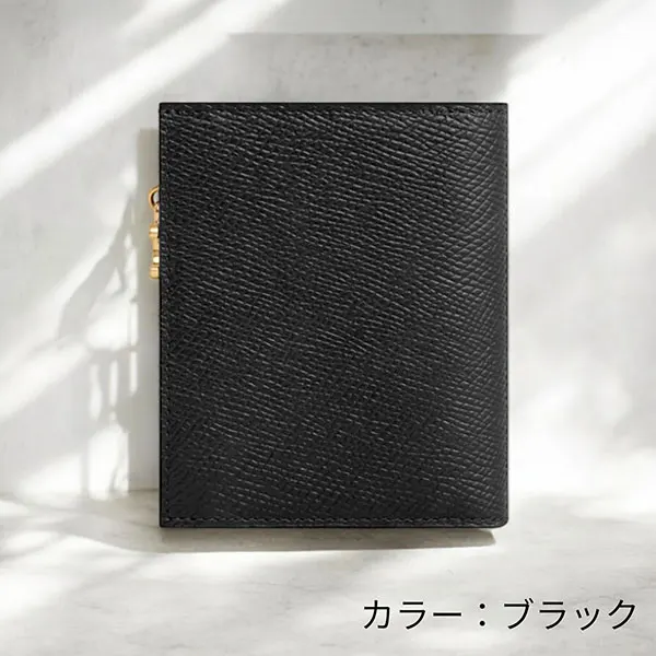 セリーヌ コンパクトウォレット 偽物 チャーム グレインドカーフスキン 10M103FVO.38NO