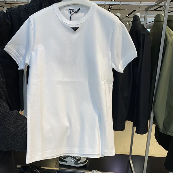 プラダ クルーネック 半袖コットン Tシャツ UJN824