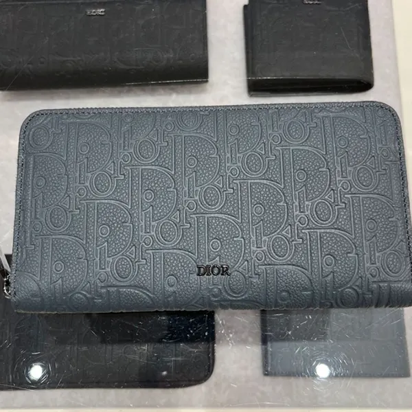 即発送★ディオール グラビティ ジップ ウォレット コピー 2ESBC252FLG