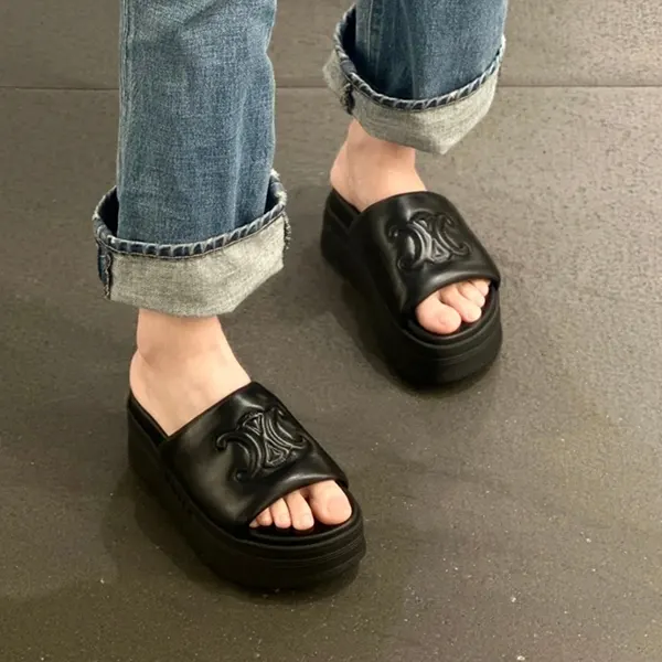 大人気定番☆[N級品]セリーヌ ロゴサンダル 厚底サンダル トリオンフ 360435129C.38NO
