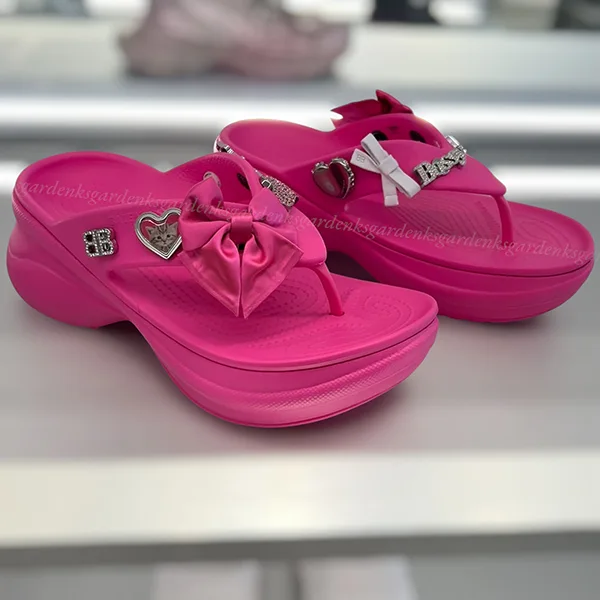 限定コラボ!バレンシアガ CROCS トング 偽物 JIBBITZ