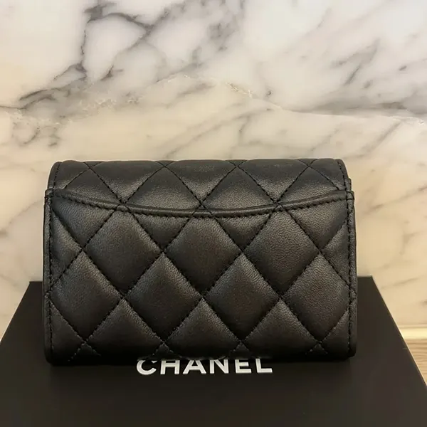 シャネル スモールフラップウォレット コピー AP0229 B13639 94305