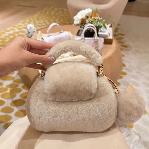 追跡付きで安心届け◆ルイヴィトン カプシーヌ スーパーコピー もこもこ M26324