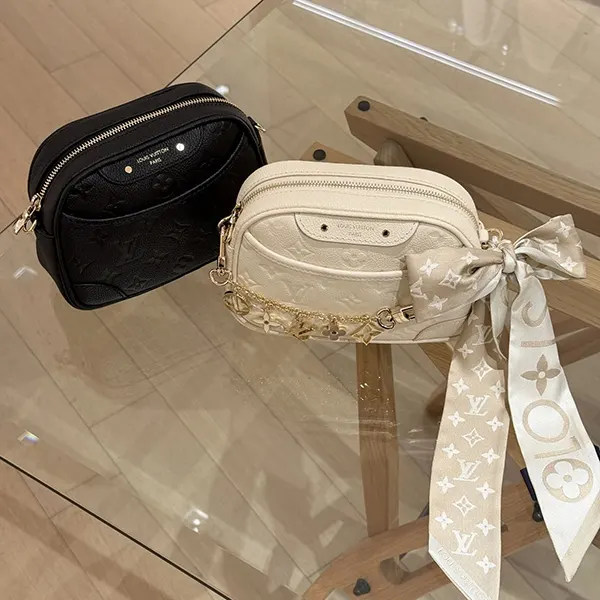 ルイヴィトン Tiny Camera Bag 偽物 モノグラム ショルダーバッグ M26509