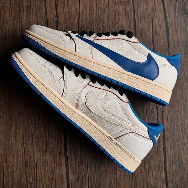 7日間返品返金保障ナイキ×トラヴィススコット x FRAGMENT Air Jordan 1 Low OG SP DM7866-104