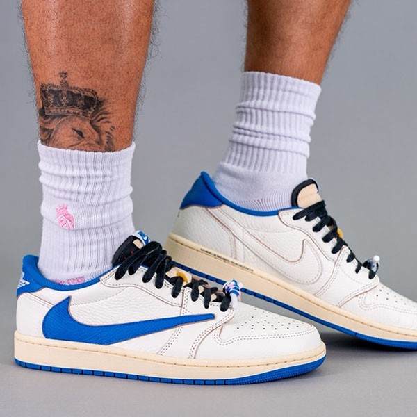 7日間返品返金保障ナイキ×トラヴィススコット x FRAGMENT Air Jordan 1 Low OG SP DM7866-104