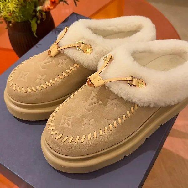 【冬でもあたたかく履ける♪】ルイヴィトン サンダル 1AITI