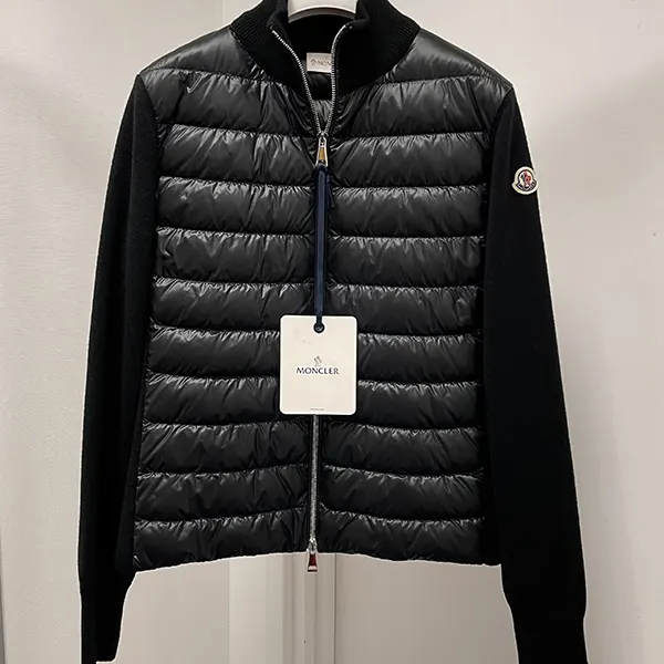モンクレール レディース ダウン ロゴ ニットカーディガン J20939B00014M1131