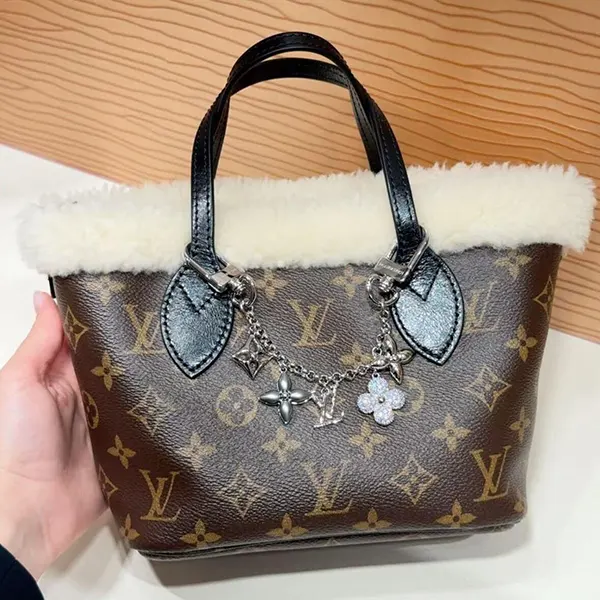 ルイヴィトン ネヴァーフル・インサイドアウト BB M26315